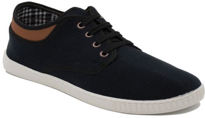 حذاء رياضي قماش