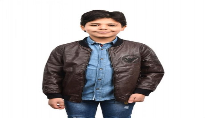 جاكيت جلد بسوستة امامية وحروف مخيطة للاولاد من تاون تيم - بني، 8 سنوات